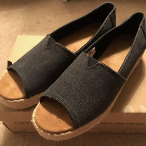 Toms Womens Platform shoes - Black canvas